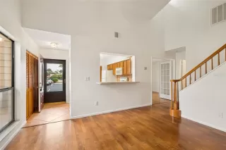 Photo #5: O6380341 Listing 