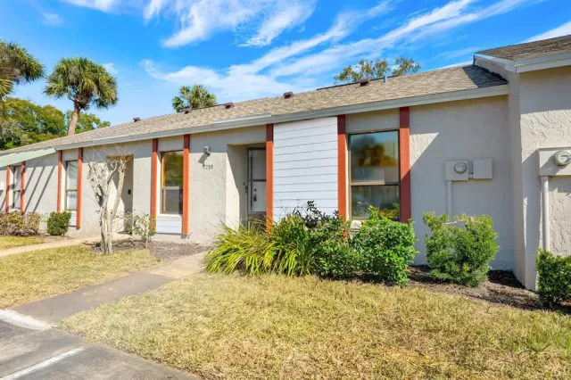 MLS: O6380426 Condo For Sale