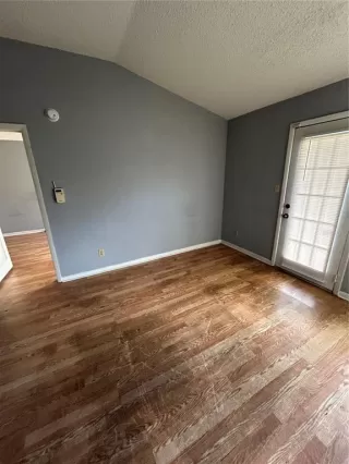 Photo #2: O6380459 Listing 