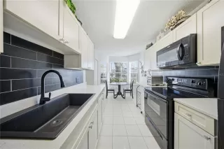 Photo #3: O6380537 Listing 