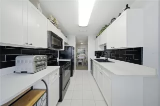 Photo #5: O6380537 Listing 