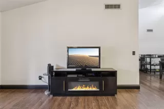 Photo #6: O6381652 Listing 