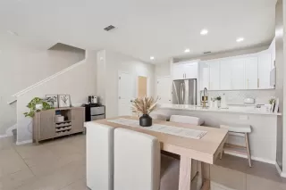 Photo #6: O6382031 Listing