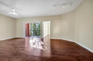 Photo #5: O6382551 Listing