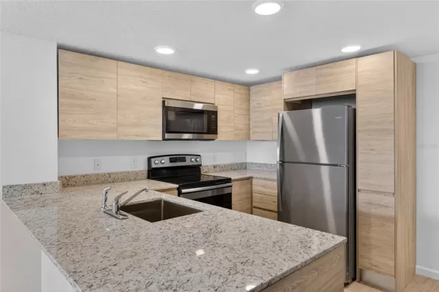 MLS: O6382569 Condo For Sale