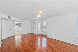 Photo #3: O6383042 Listing