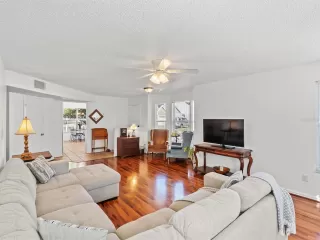 Photo #4: O6383042 Listing