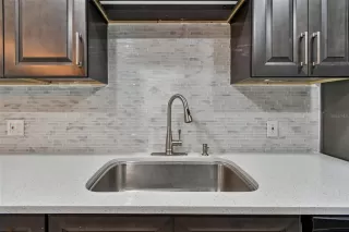 Photo #5: O6383089 Listing