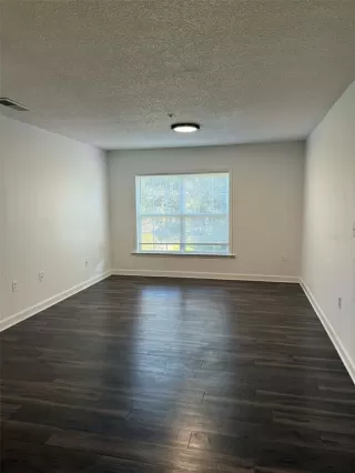 Photo #2: O6383096 Listing