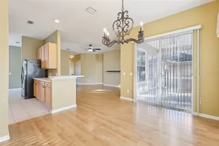 Photo #5: O6383183 Listing 