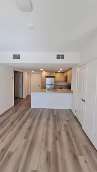 Photo #6: O6383266 Listing 