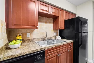 Photo #5: O6383320 Listing 