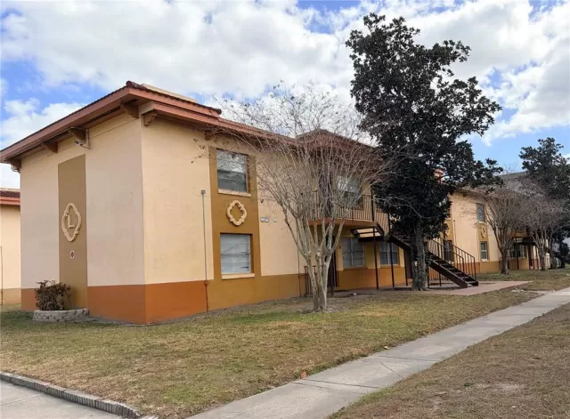 MLS: O6383477 Condo For Sale