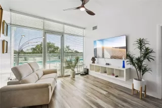 Photo #2: O6383568 Listing 