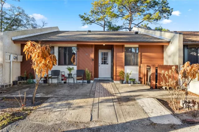 MLS: O6383585 Condo For Sale