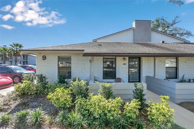 MLS: O6383596 Condo For Sale