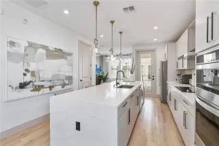 Photo #5: O6383706 Listing