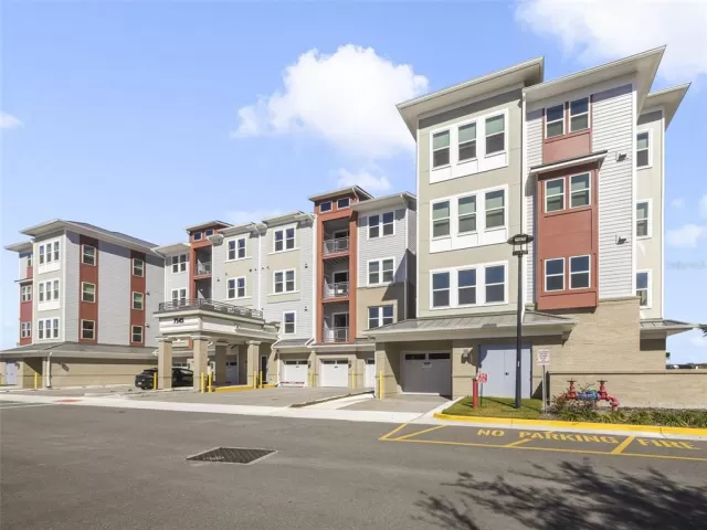 MLS: O6383739 Condo For Sale