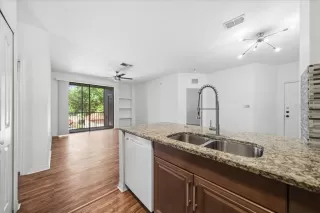 Photo #5: O6384073 Listing 