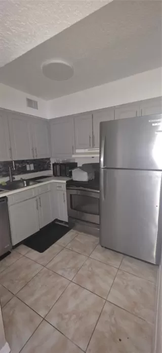 Photo #5: O6384291 Listing 