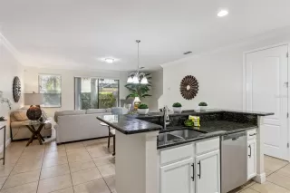 Photo #5: O6384350 Listing 