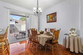 Photo #5: O6384368 Listing