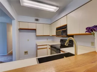 Photo #6: O6384478 Listing