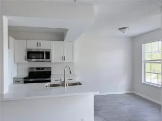 Photo #5: O6384589 Listing