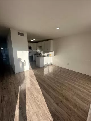 Photo #1: O6384856 Listing 