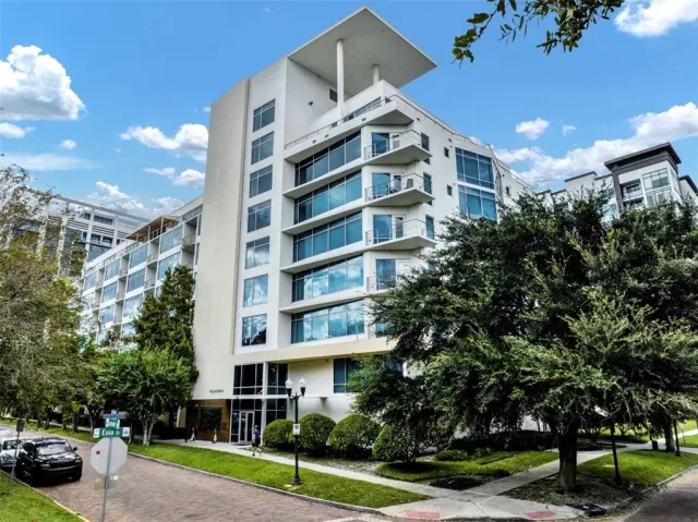 MLS: O6384970 Condo For Sale