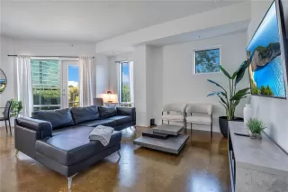 Photo #6: O6385001 Listing