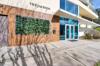 Photo #2: O6385013 Listing