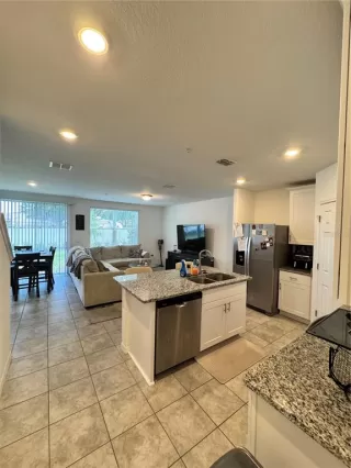 Photo #5: O6385026 Listing