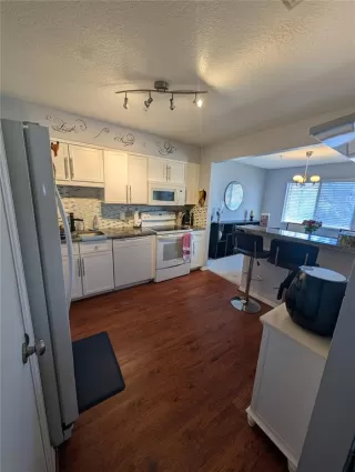 Photo #2: O6385044 Listing