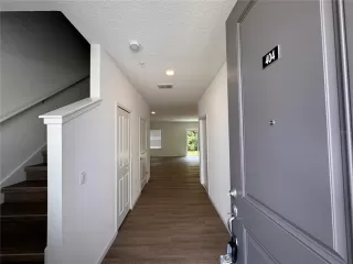 Photo #2: O6385621 Listing