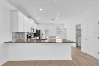 Photo #4: O6385937 Listing 