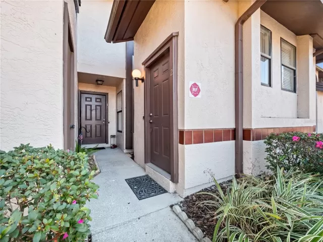 MLS: O6386183 Condo For Sale