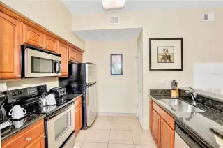 Photo #5: O6386192 Listing