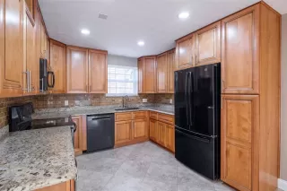 Photo #1: O6386210 Listing