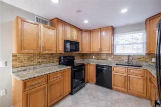 Photo #3: O6386210 Listing