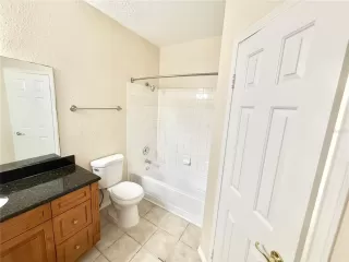 Photo #5: O6386331 Listing