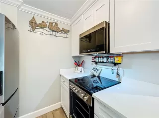 Photo #5: O6386469 Listing 