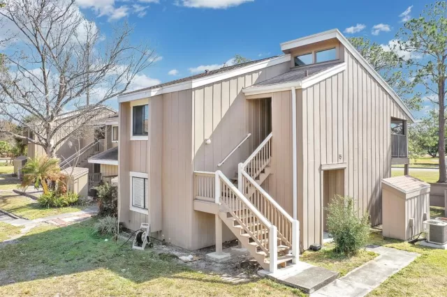 MLS: O6386567 Condo For Sale