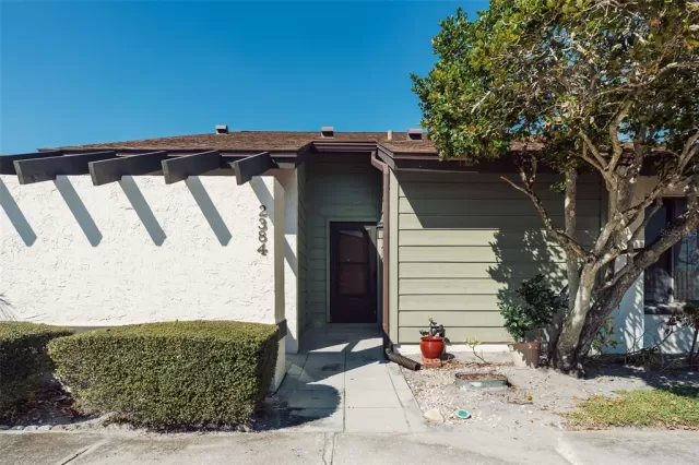 MLS: O6386755 Condo For Sale