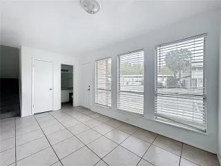 Photo #5: O6386859 Listing