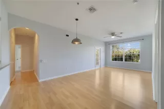 Photo #6: O6386872 Listing