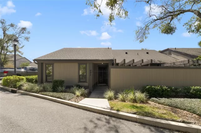 MLS: O6387222 Condo For Sale