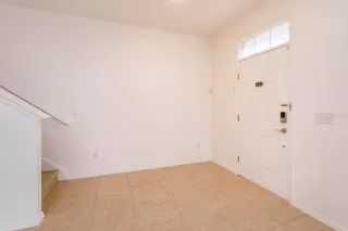 Photo #2: O6387267 Listing