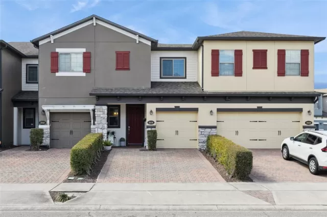 MLS: O6387280 Condo For Sale