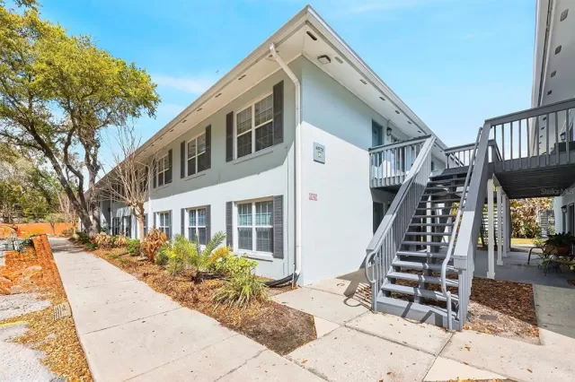 MLS: O6387371 Condo For Sale